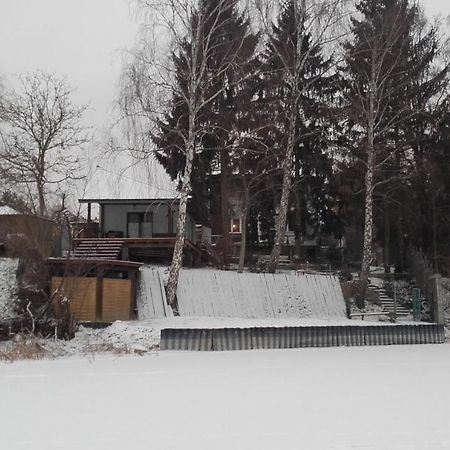 Domek wakacyjny nad brzegiem jeziora Łąck Zewnętrze zdjęcie
